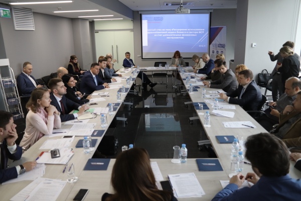 Константин Суриков совместно с Галиной Радаевой провели Круглый стол по решению вопросов финансирования субъектов МСП