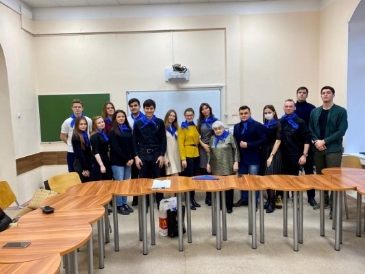 Слушатели и преподаватели Института Прокуратуры встретились с координаторами акции «Синий платочек»