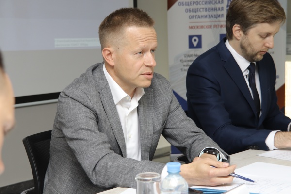 Денис Гудков провел установочное заседание рабочей группы при Общественном Совете Министерства спорта РФ