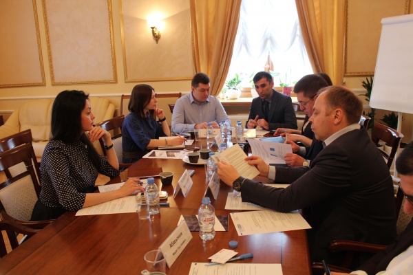 Шамиль Будунов провел установочное заседание Комитета по торговле